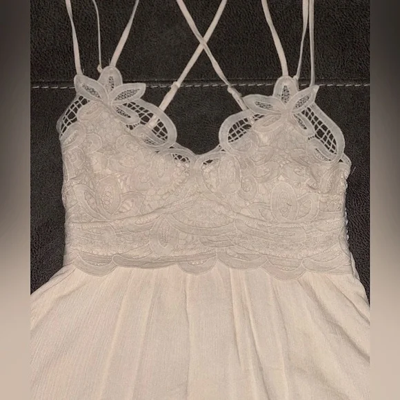 Cute blouse! - Picture 3 of 3